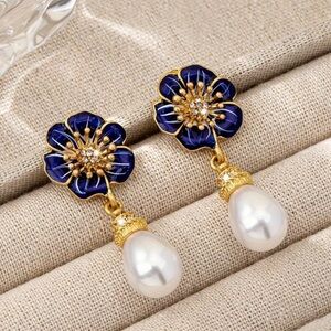 ✨Anthropologie Della Floral Pearl Drop Earrings
